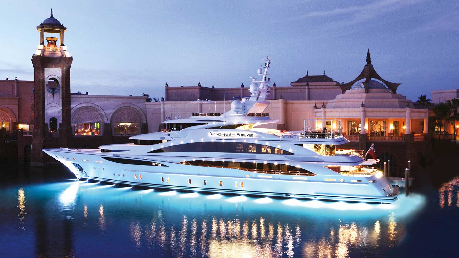 private luxury yacht